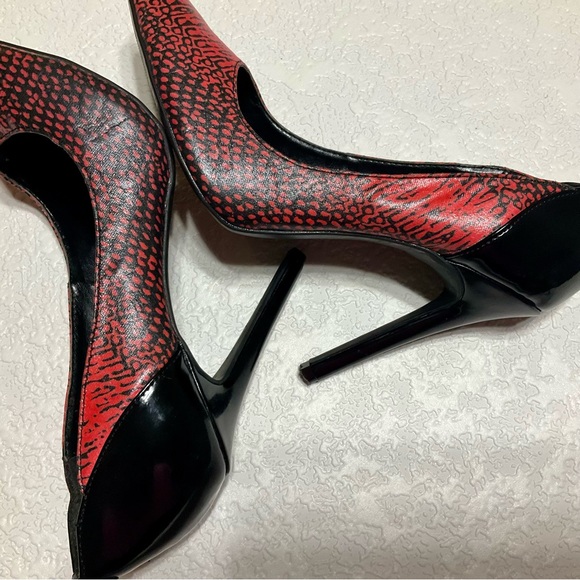 Guess Felisity Women’s Leather Red Black Heels/Stiletto 8M - Picture 3 of 8